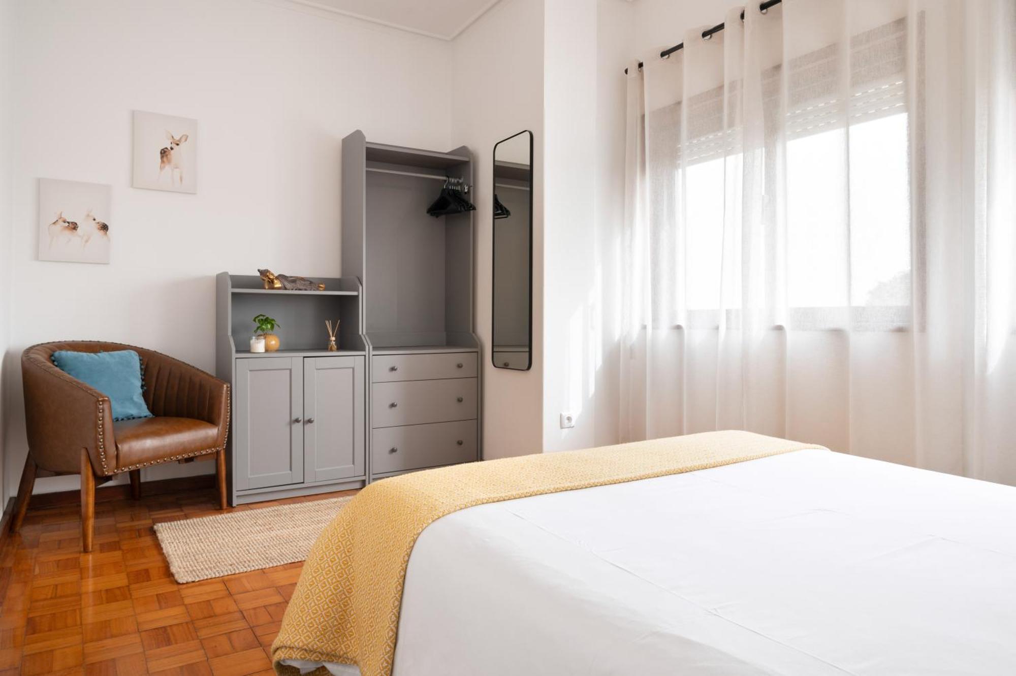 ! Luminous 2Br Top Floor ! Praca Da Republica Porto Buitenkant foto